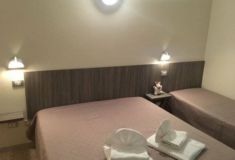 스탠다드 트리플 룸, Rebola