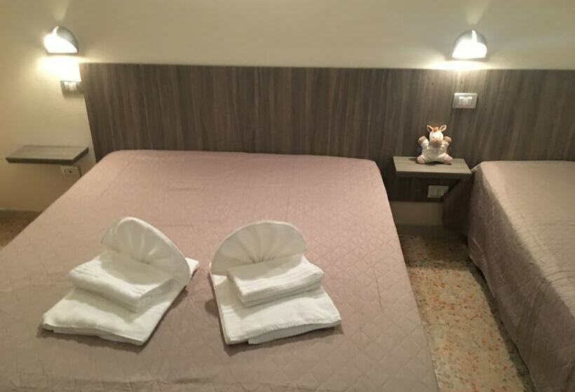 4인용 스탠다드 룸, Rebola