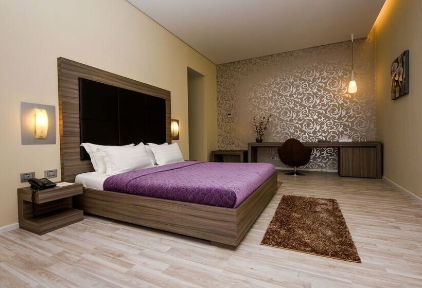 스탠다드 룸, Sky Hotel Tirana