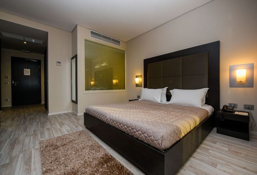 스탠다드 룸, Sky Hotel Tirana