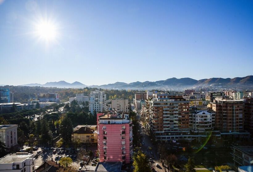 스위트, Sky Hotel Tirana
