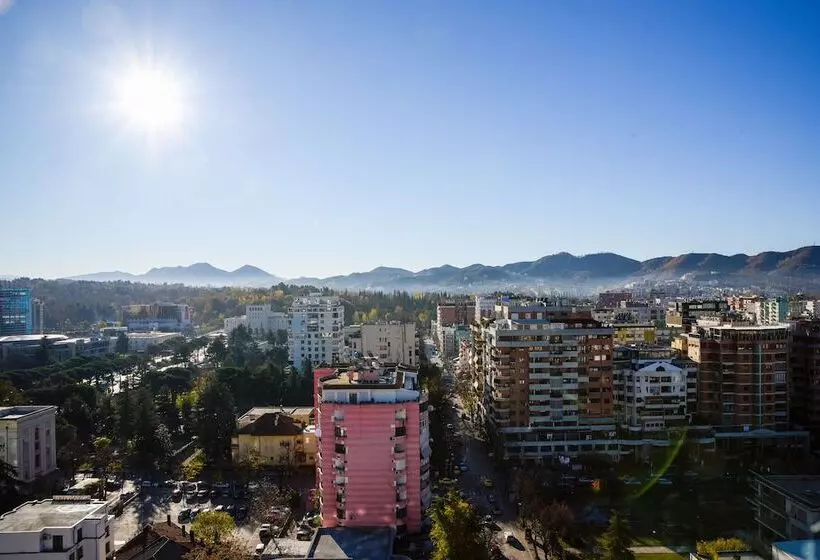 سوییت, Sky Hotel Tirana