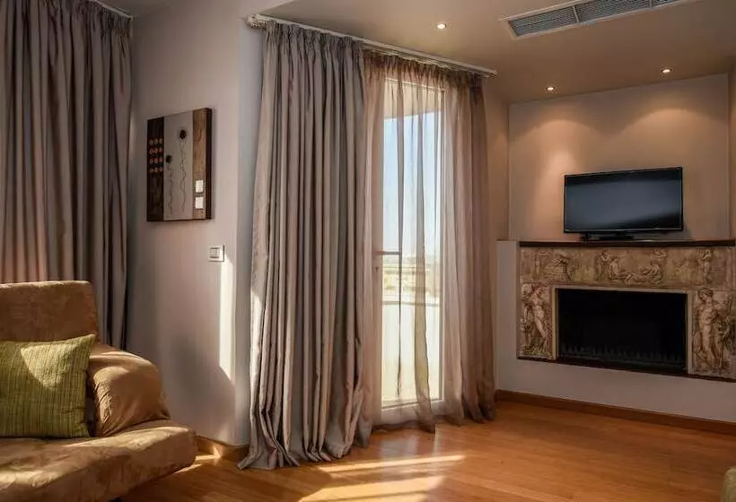 سوییت, Sky Hotel Tirana