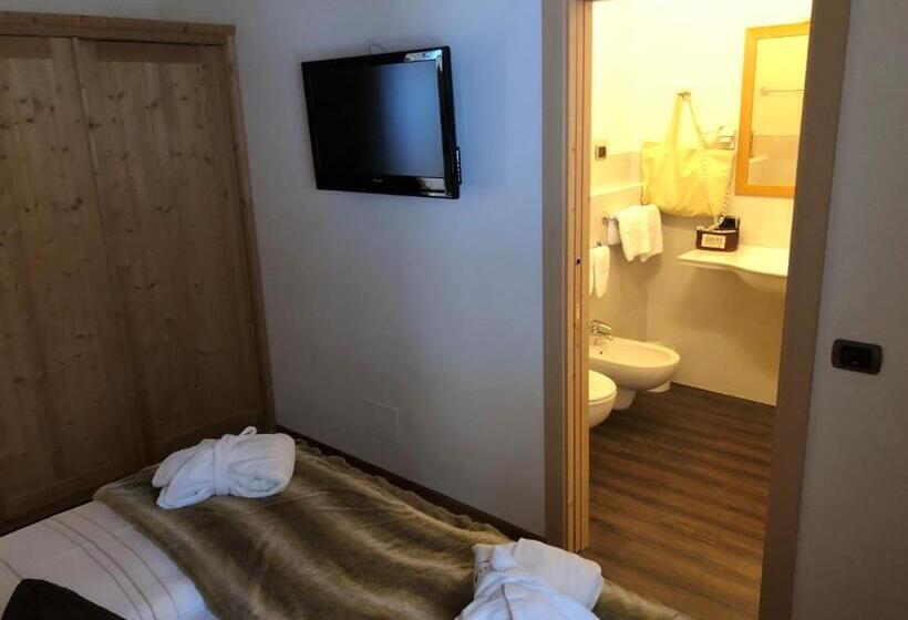 Апартаменты 1 Спальня, Somont