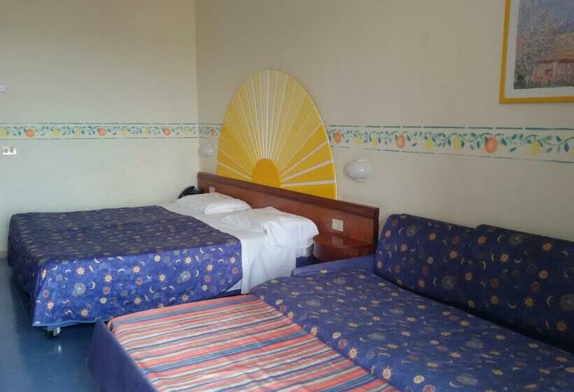 חדר סטנדרט לארבעה, Sporting Baia