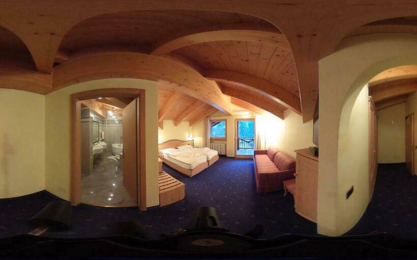 جناح جونيور, Stella Montis