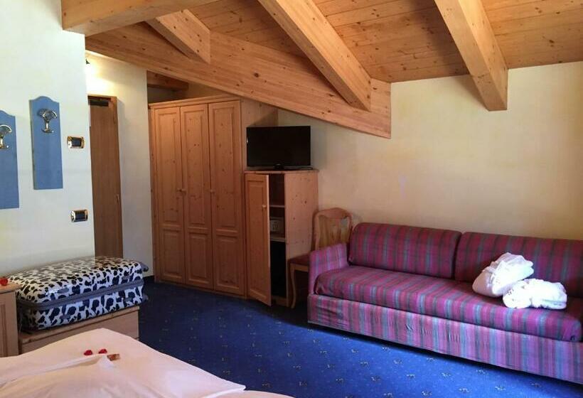 جناح جونيور, Stella Montis