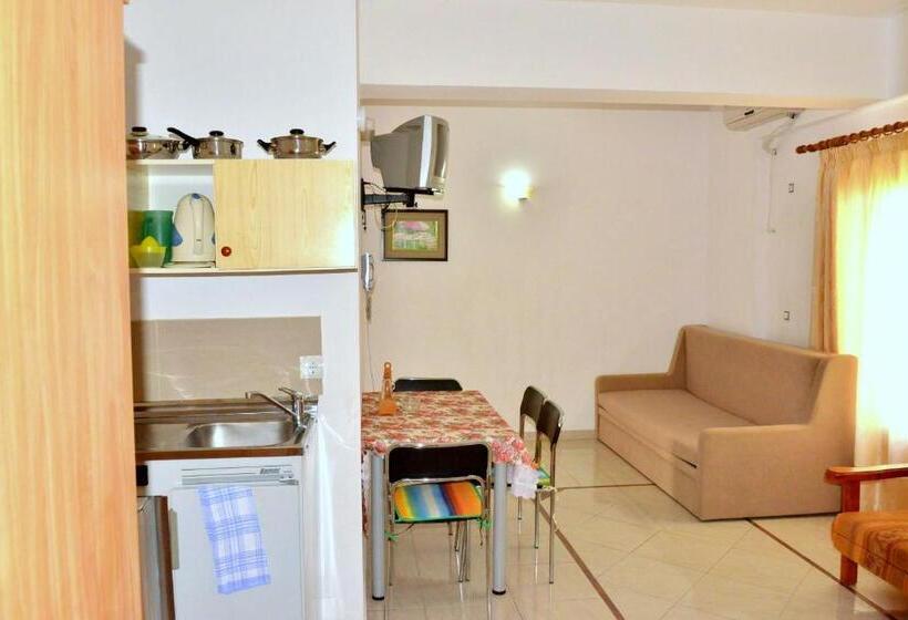 패밀리 아파트, Sun City