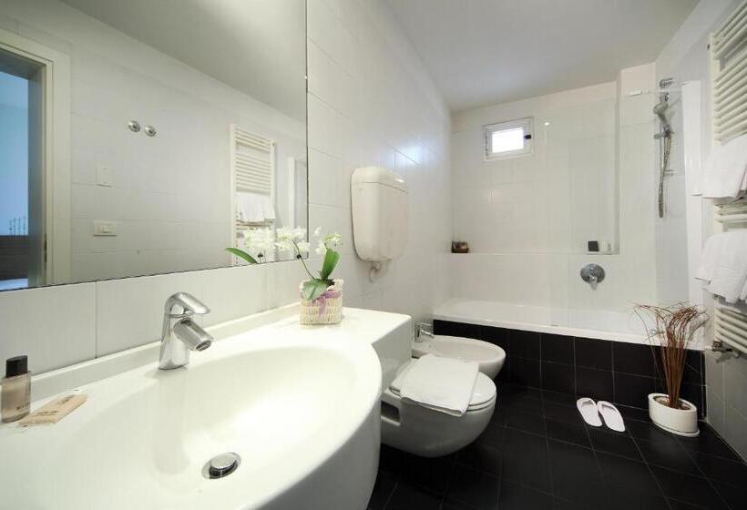 اتاق استاندارد, Trieste