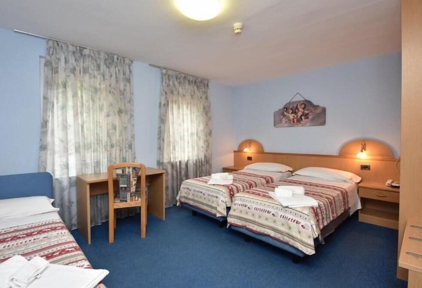 스탠다드 트리플 룸, Villa Agomer