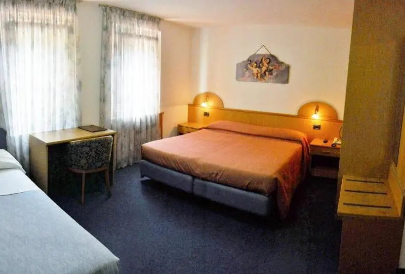 スタンダードトリプルルーム, Villa Agomer