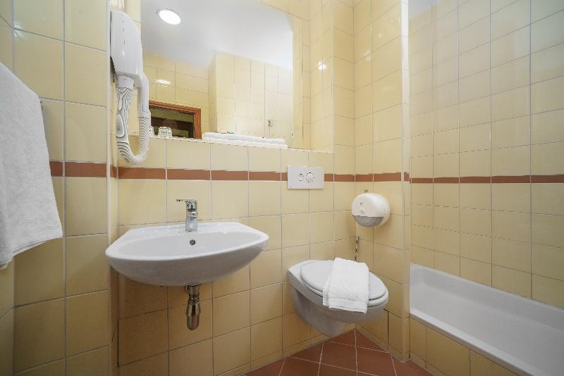 غرفة قياسية, Vrata Krke