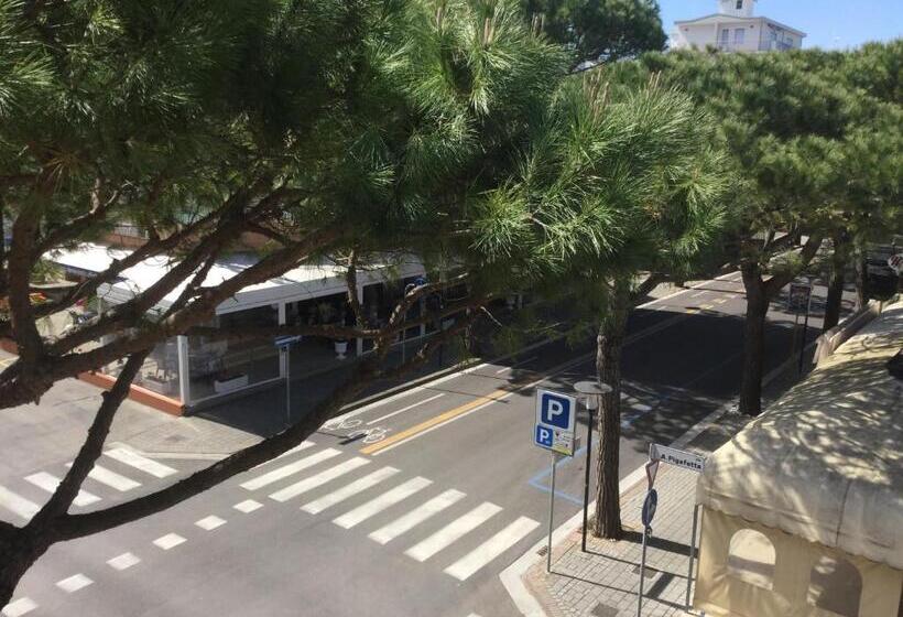 اتاق استاندارد چهارنفره با بالکن, La Maison By Hotel Aldebaran