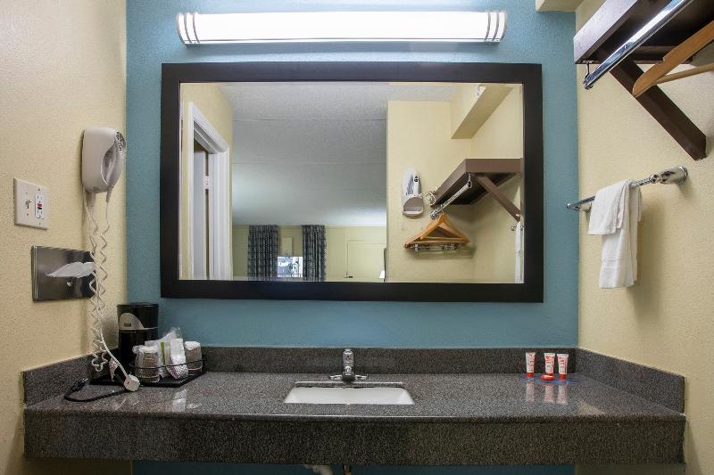 اتاق اکونومی, Palazzo Lombardo