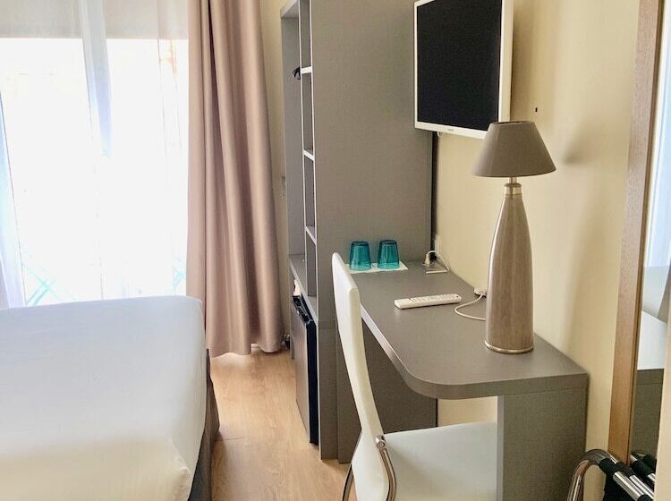 חדר סטנדרט יחיד, Amiraute