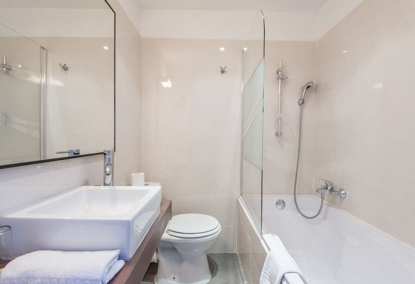 חדר סטנדרט, Amiraute