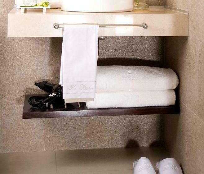 سوئیت با بالکن, Awwa Suites & Spa