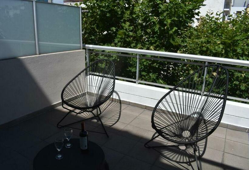 جناح مزوَّد بشرفة, Awwa Suites & Spa