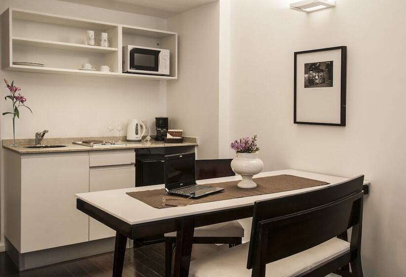 جناح مزوَّد بشرفة, Awwa Suites & Spa