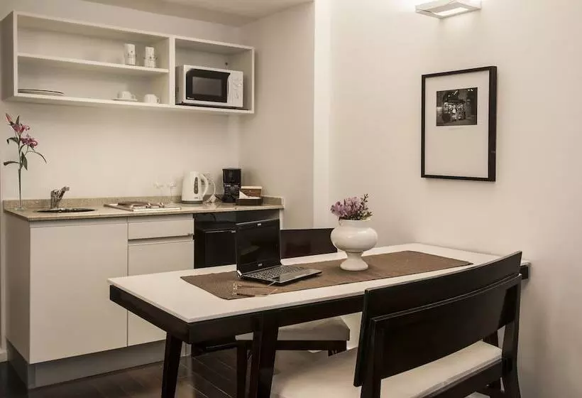 سوئیت با بالکن, Awwa Suites & Spa