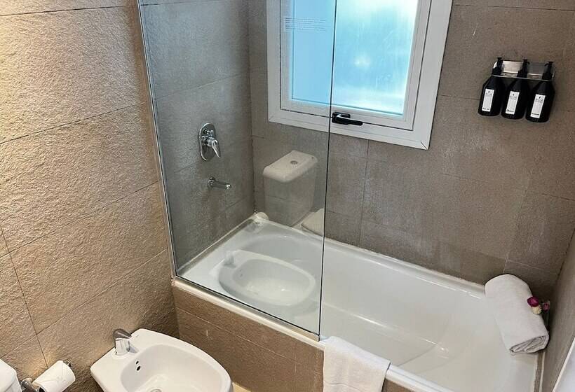 سوئیت با بالکن, Awwa Suites & Spa