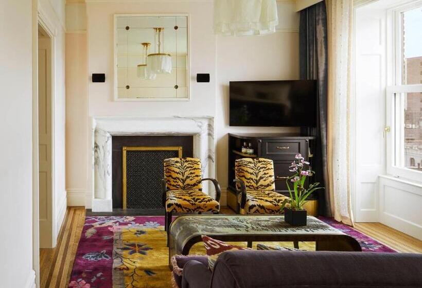 اتاق لوکس, The Hotel Chelsea