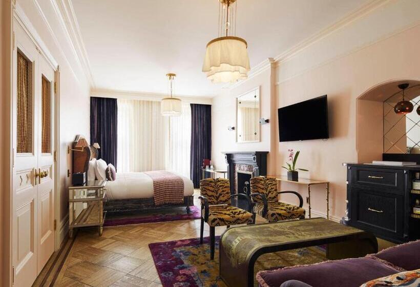 디럭스 룸, The Hotel Chelsea