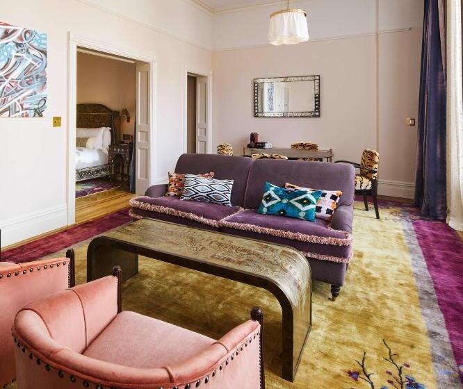 디럭스 룸, The Hotel Chelsea