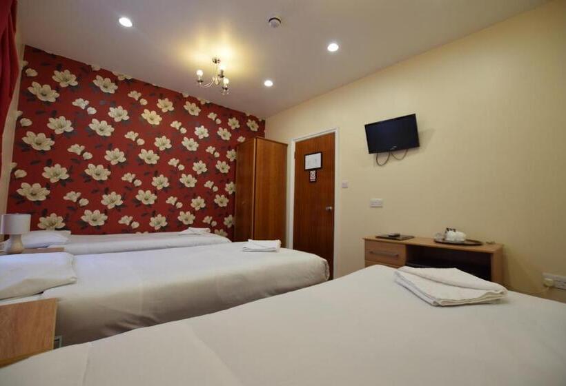 スタンダードトリプルルーム, Cranbrook