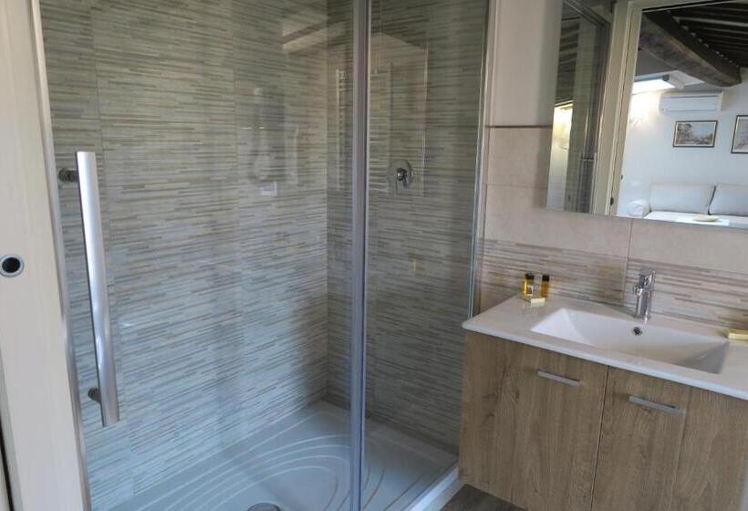 اتاق لوکس, Elisa Guest House