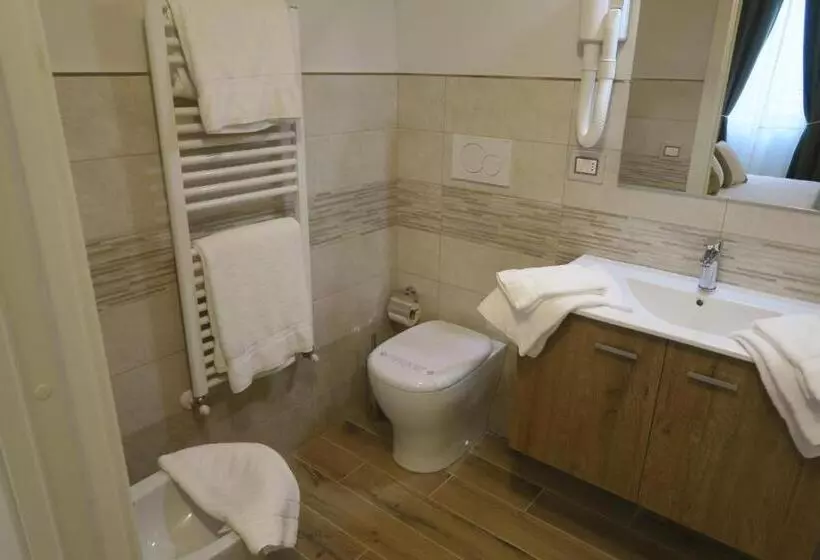 اتاق سوپریور سه تخته, Elisa Guest House