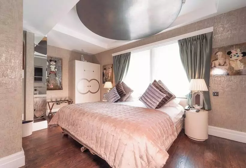Deluxe Suite, Karma Sanctum Soho