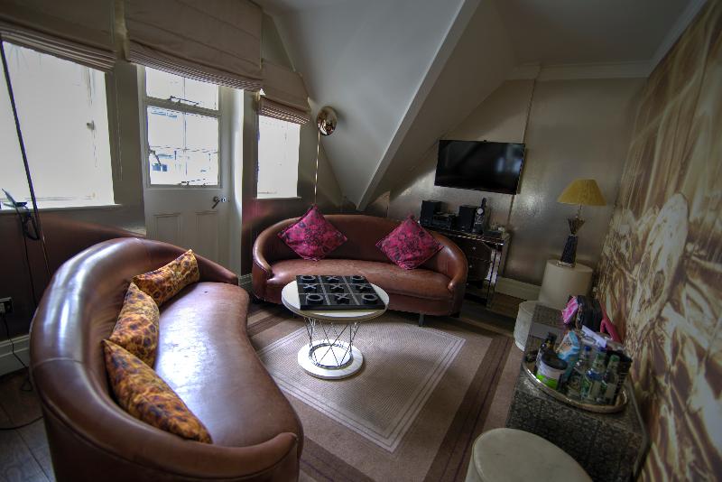 디럭스 주니어 스위트, Karma Sanctum Soho