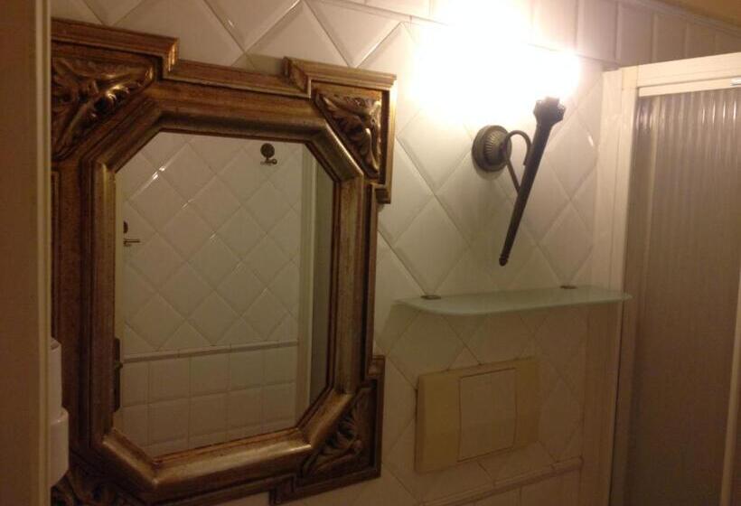 חדר סטנדרט לשלושה, Marta Guest House