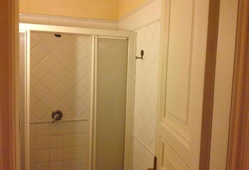 Номер Стандарт Трехместный, Marta Guest House