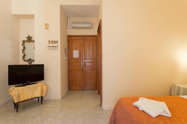 חדר סטנדרט לשלושה, Marta Guest House