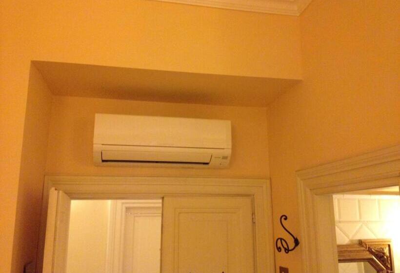 חדר סטנדרט לשלושה, Marta Guest House