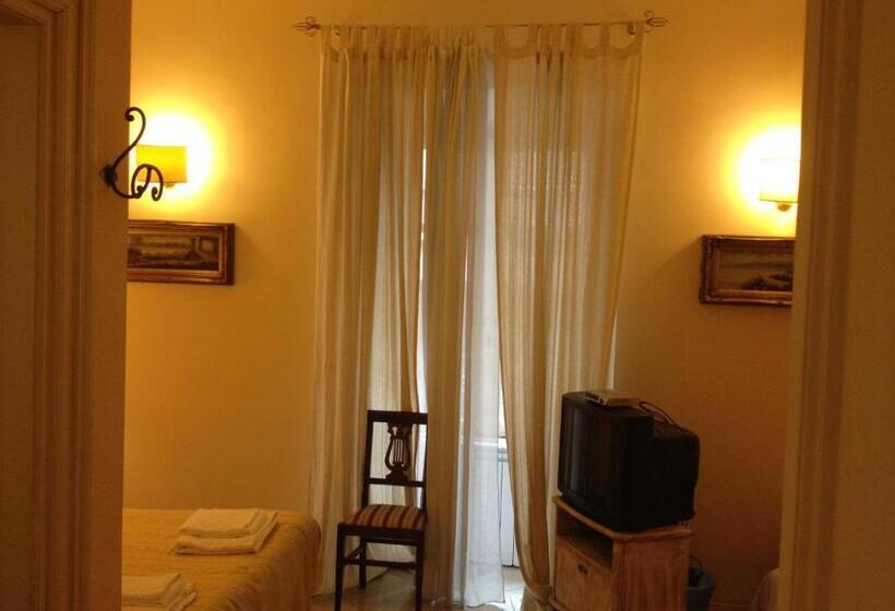 חדר סטנדרט לשלושה, Marta Guest House