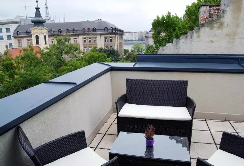 اتاق استاندارد با تراس, Regnum Residence