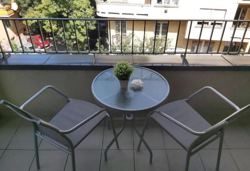 اتاق سوپریور با بالکن, Regnum Residence