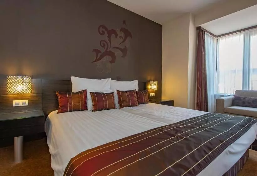 استودیوی استاندارد, Regnum Residence