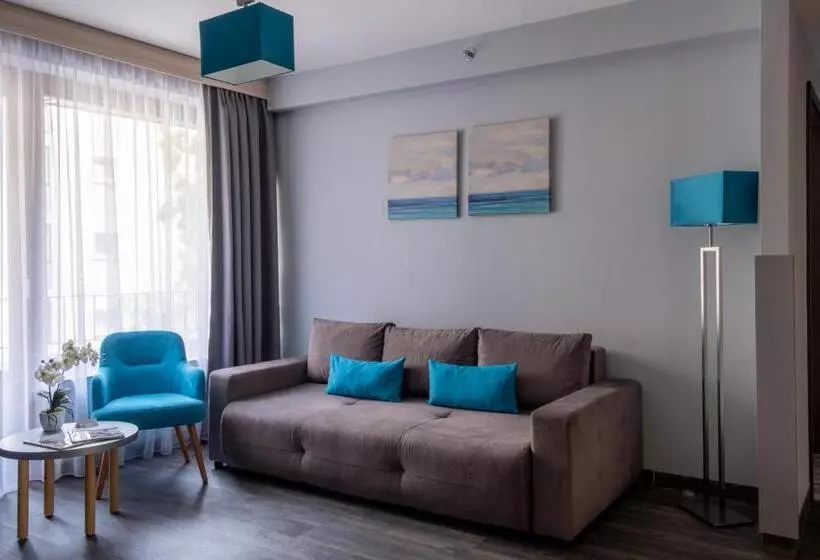 استودیوی سوپریور, Regnum Residence