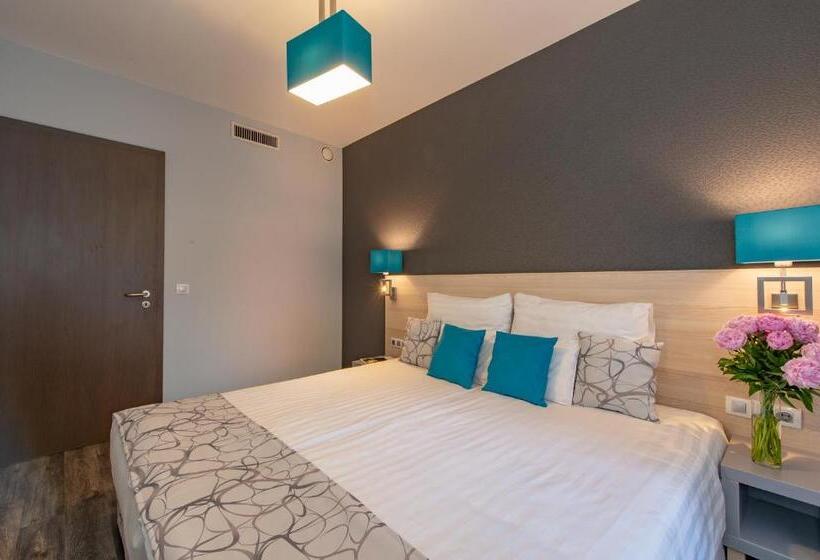 استودیوی سوپریور, Regnum Residence