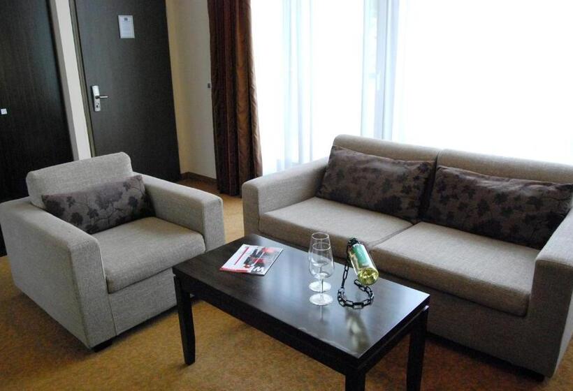 سوییت, Regnum Residence