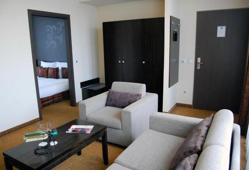 Suite, Regnum Residence