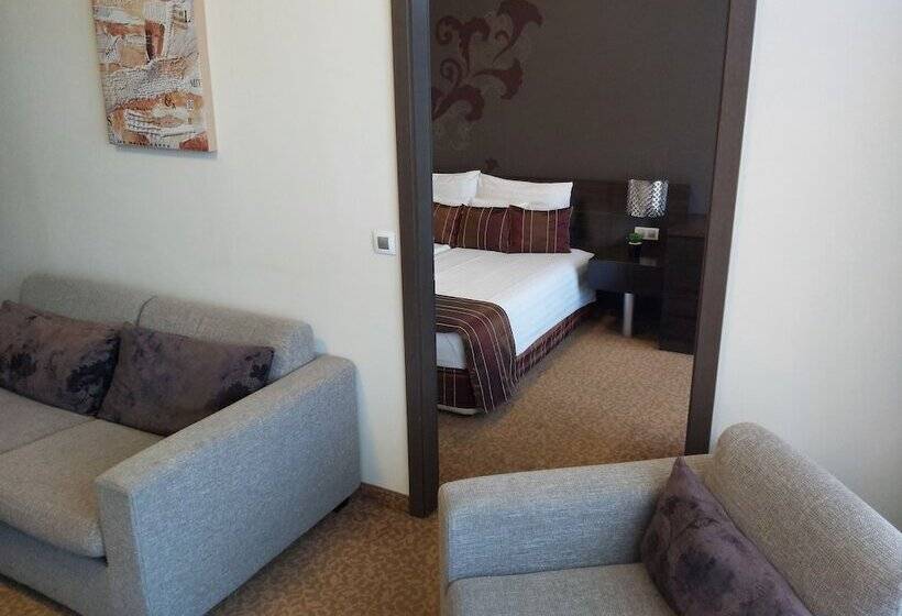 سوییت, Regnum Residence