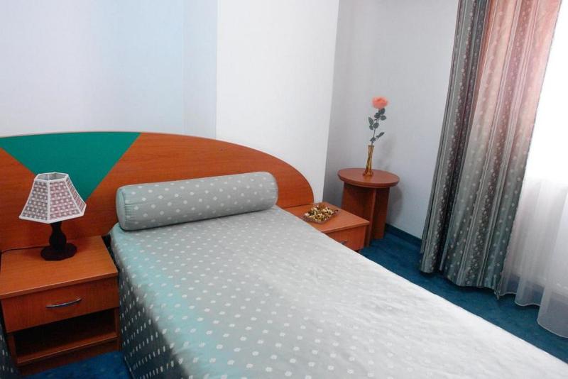 اتاق استاندارد یک نفره, Sir Colentina