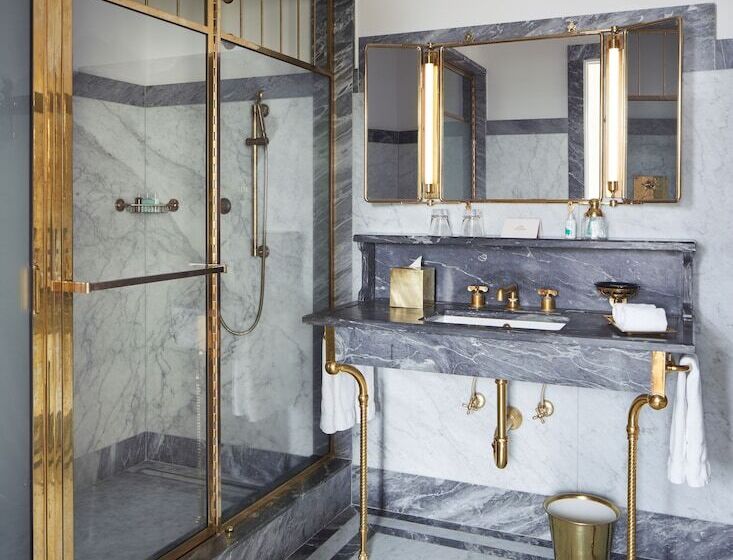 디럭스 룸, The Hotel Chelsea