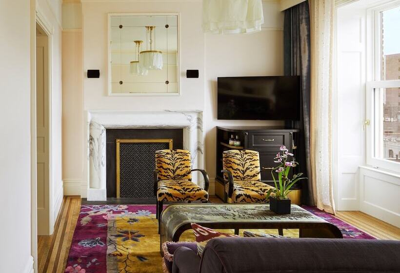 디럭스 룸, The Hotel Chelsea