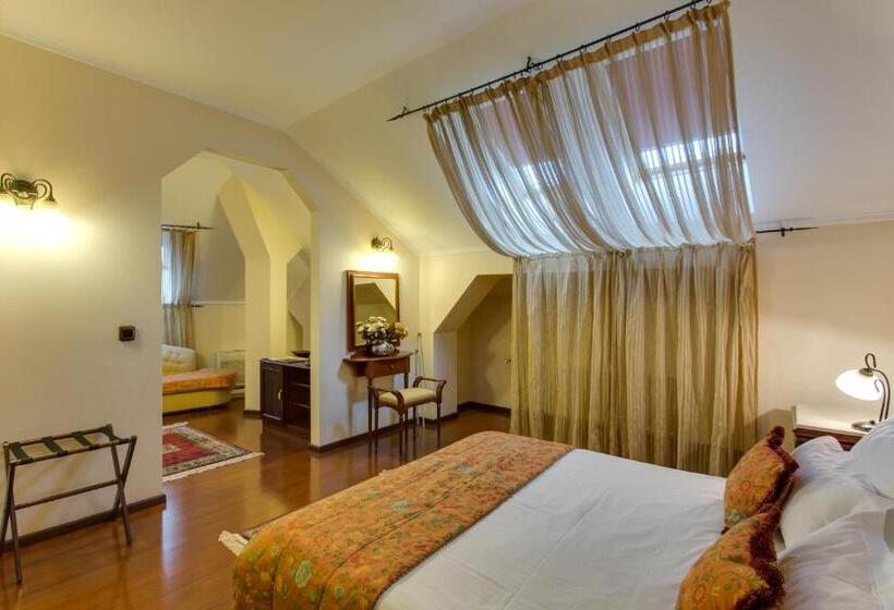 سوییت جونیور, Vila Paris Boutique